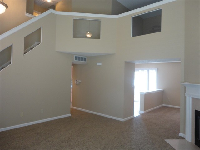 Building Photo - 8364 Chesterhill Ln