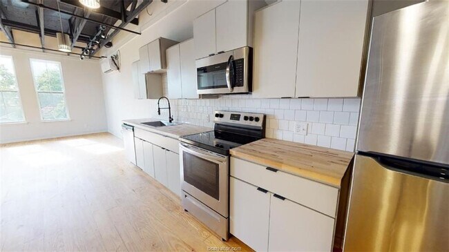 Foto del edificio - 305 W 27th St