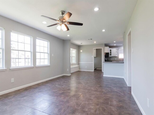 Foto del edificio - 15494 Peermont St