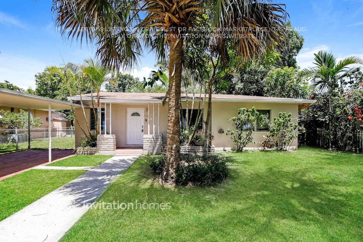 Foto principal - 16049 NE 9th Ct