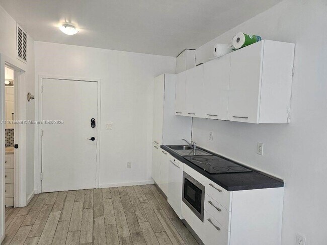 Foto del edificio - 811 Jefferson Ave