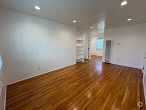Building Photo - 4422 Boundary St