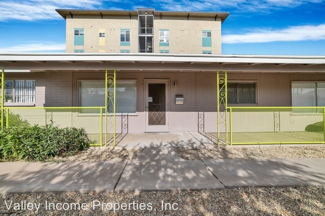Building Photo - 433 W Osborn Rd
