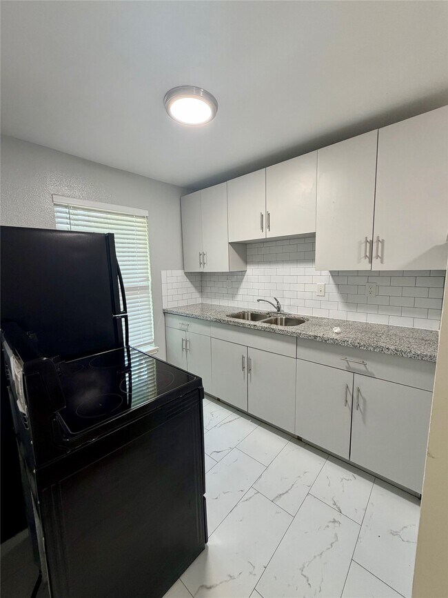 Foto del edificio - 819 S Oak St