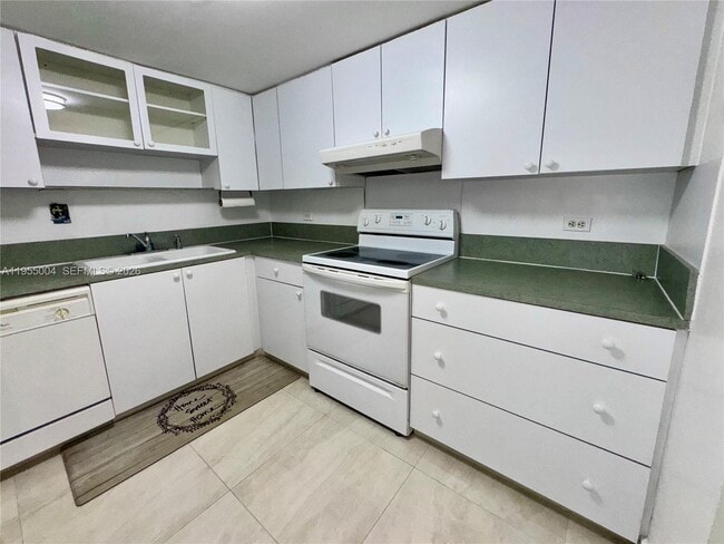 Building Photo - 1201 S Ocean Dr