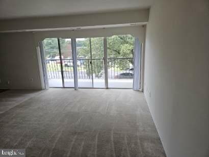 Building Photo - 7613 Fontainebleau Dr
