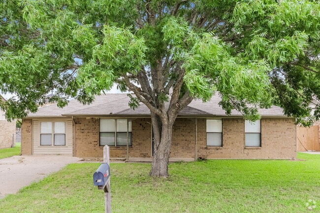 Building Photo - 611 Stell Ave