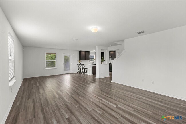 Foto del edificio - 4703 Plaza Ctr