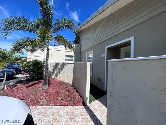 Foto del edificio - 730 111th Ave N