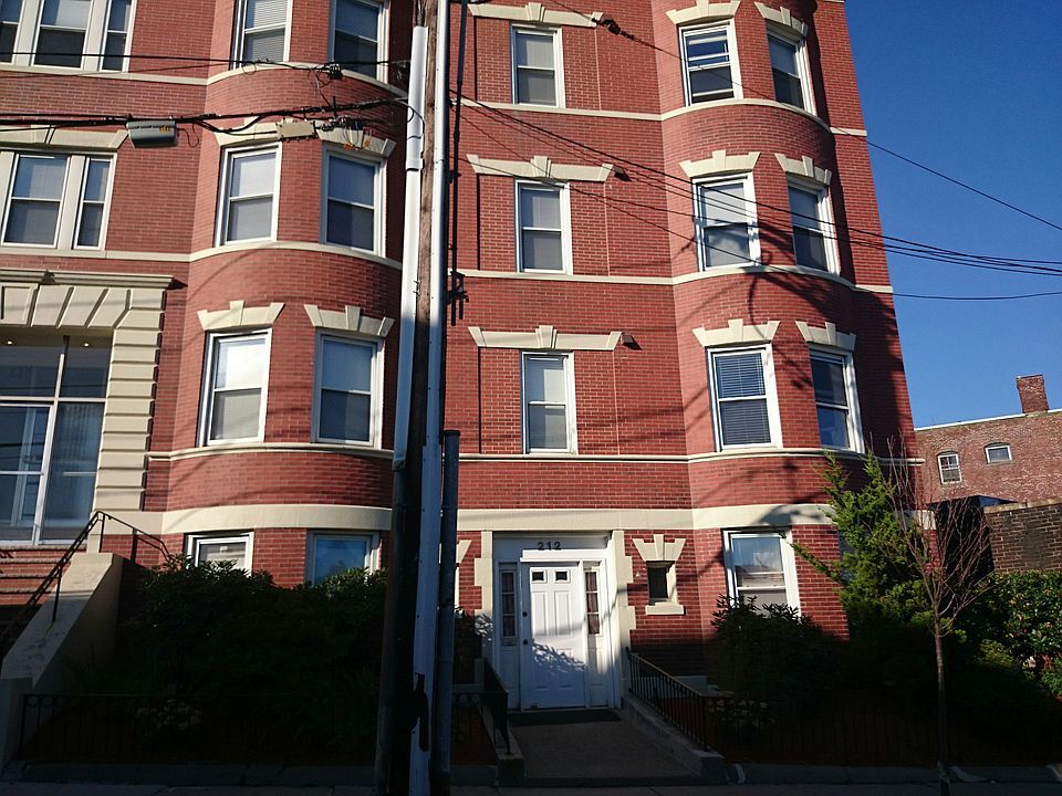 Primary Photo - 212 Winthrop Rd