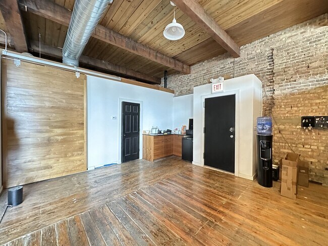 Foto del edificio - 3124 W Carroll Ave