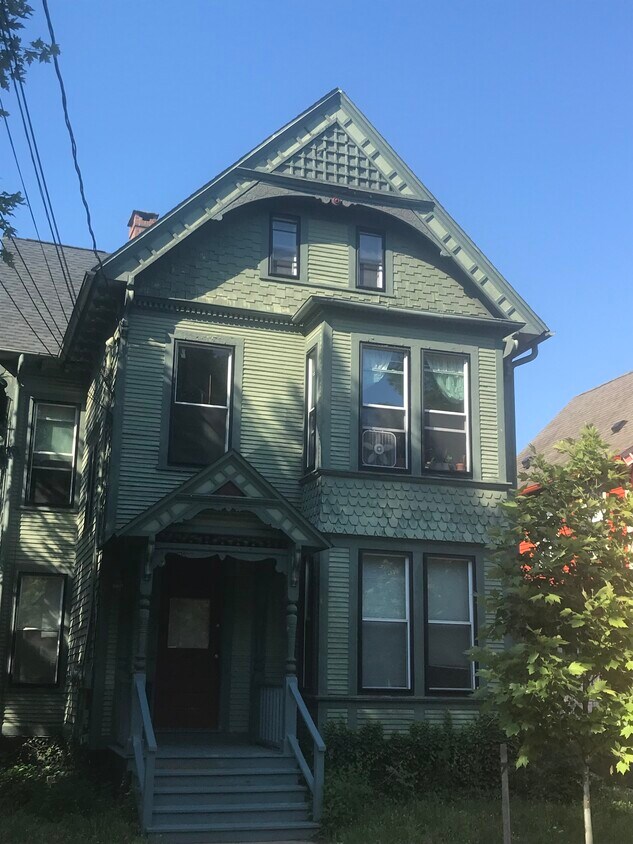 Primary Photo - 47 Avon St