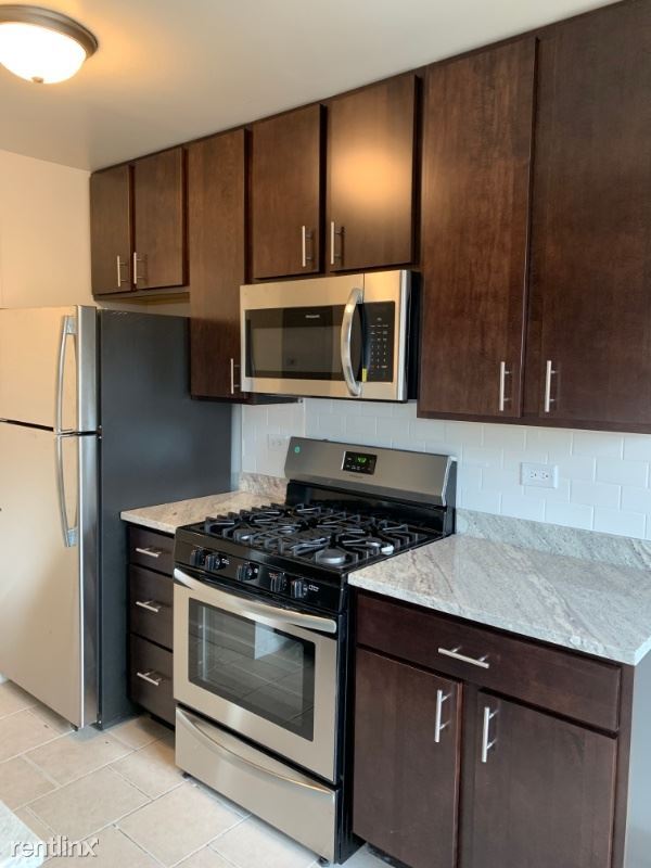 Building Photo - 1 br, 1 bath Apartment - 1111 W. Hollywood