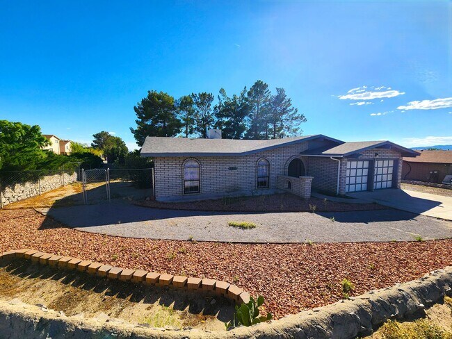 Foto del edificio - 3301 Jupiter Rd
