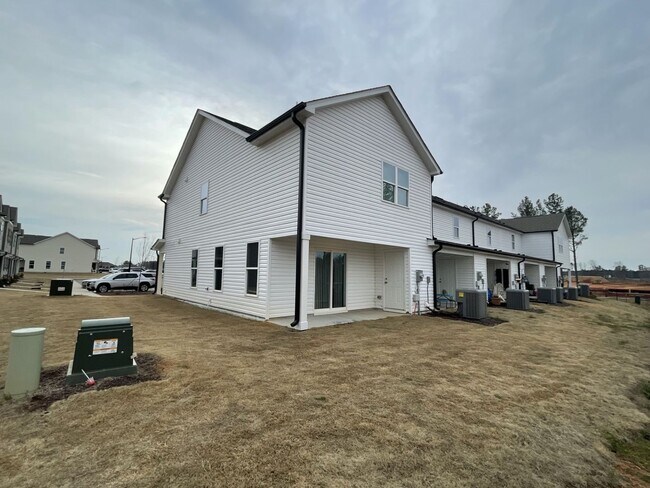 Foto del edificio - 3 Bd 2.5 Ba end unit townhouse