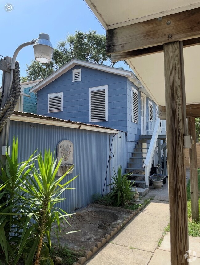 Building Photo - 4705 Avenue P 1/2