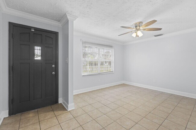 Foto del edificio - 307 Essex Dr
