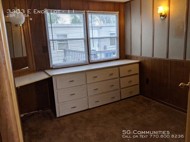 Foto del edificio - 3303 E Enos Ave