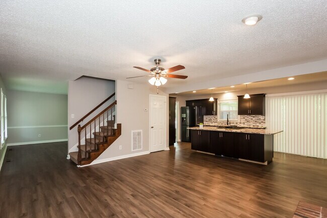 Foto del edificio - 6335 Teaneck Pl