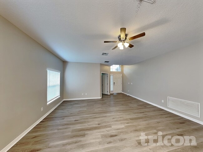 Foto del edificio - 4312 Hidden Meadow Dr