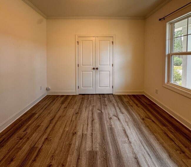 Foto del edificio - Gorgeous 4 Bed 3.5 Bath Executive Home with Community Amenities