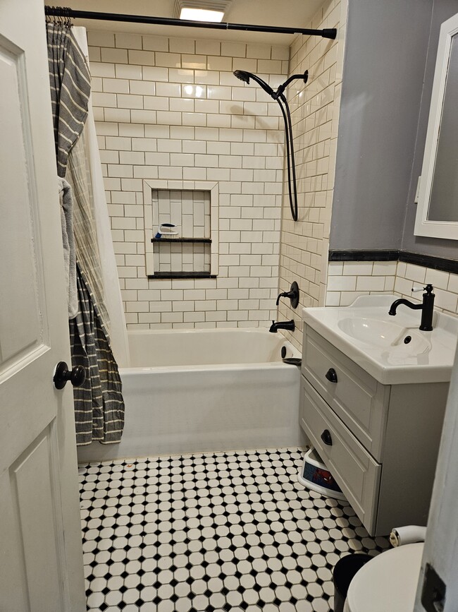 Hall Bathroom - 3529 33rd Ave S