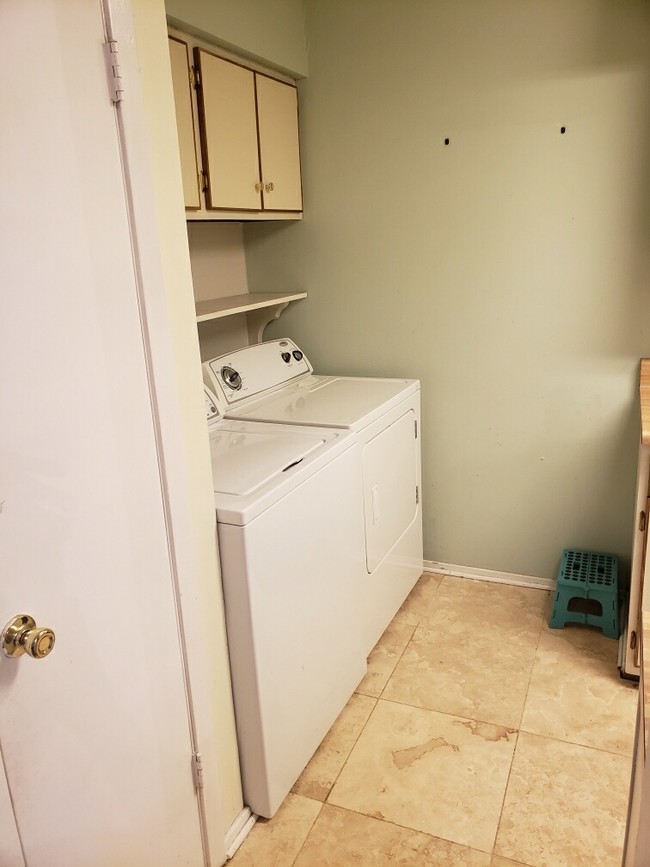 Washer and Dryer included! - 9855 Jefferson Hwy