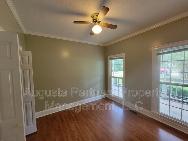 Building Photo - 650 Woodstone Way