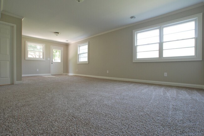 Foto del edificio - 5075 Sunnyside Rd