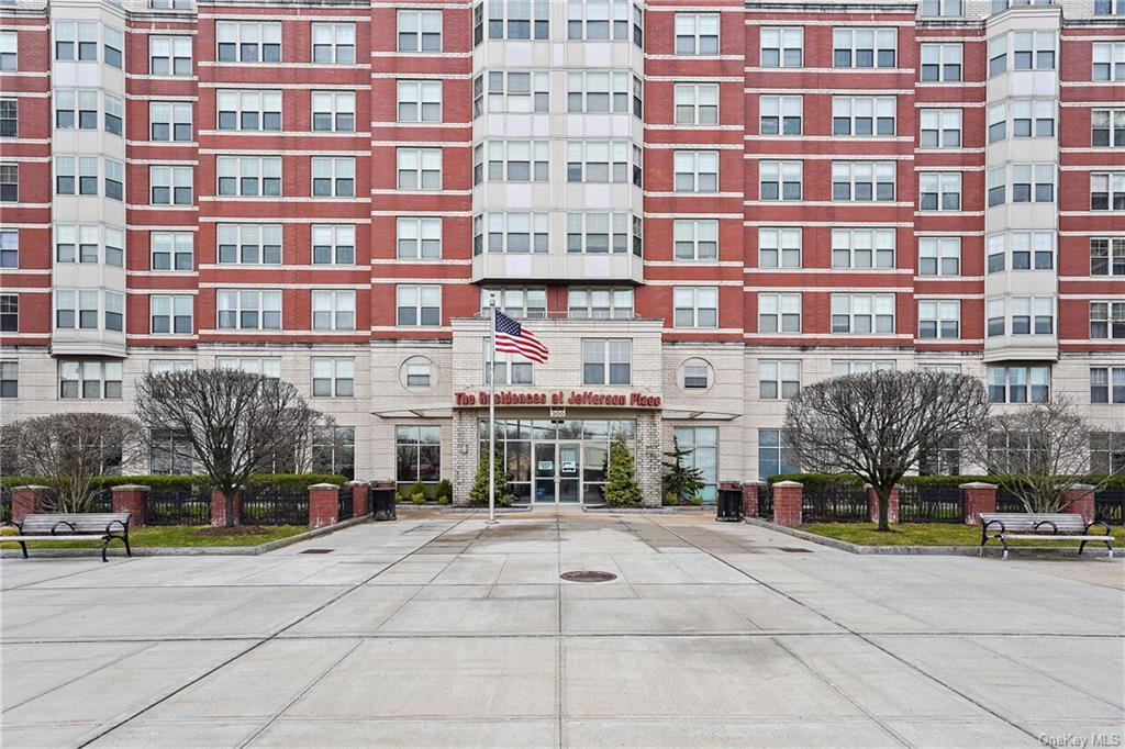 Foto principal - 300 Mamaroneck Ave