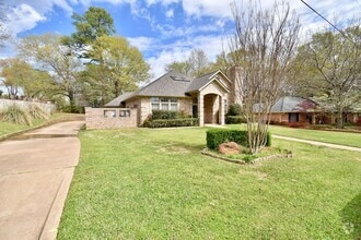 Building Photo - 1406 Kingspark Dr