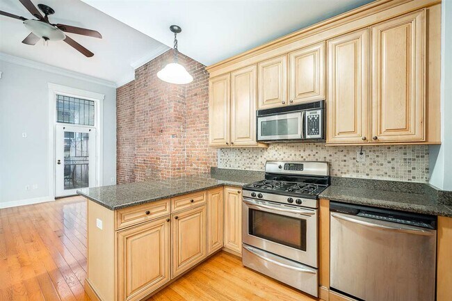 Foto del edificio - 1102 Washington St