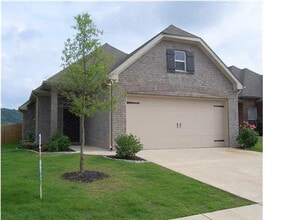 Building Photo - 251 Oxmoor Pl