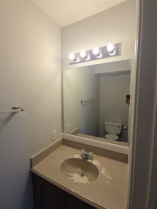 Building Photo - 14600 Fonmeadow Dr