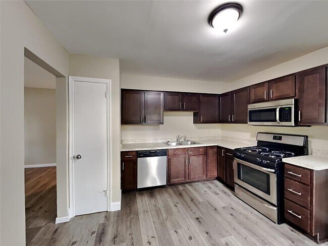 Foto del edificio - 230 Poplar St E
