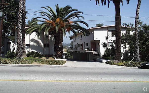 Foto del edificio - 90-92 Monterey Rd