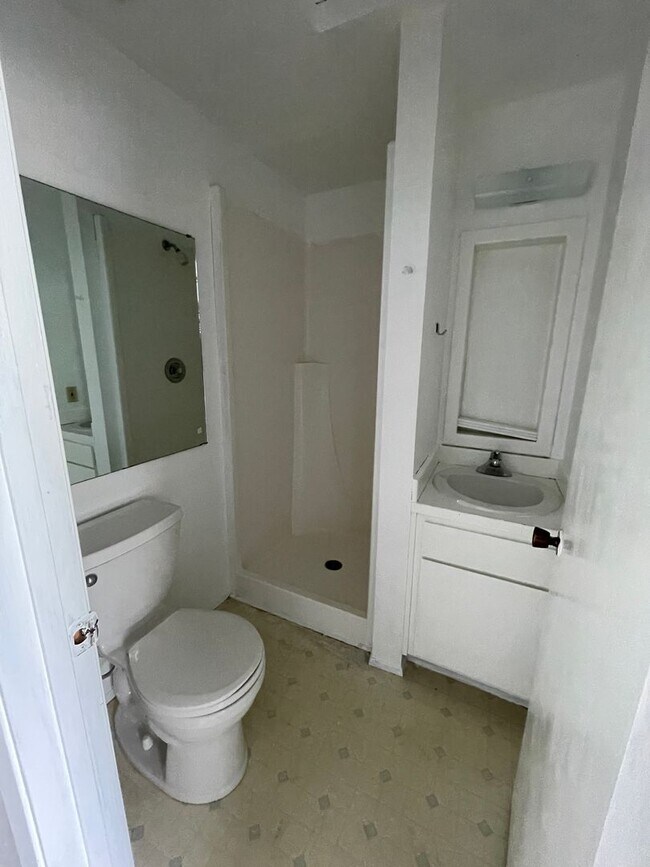 Foto del edificio - Pacific Cedar LLC 2