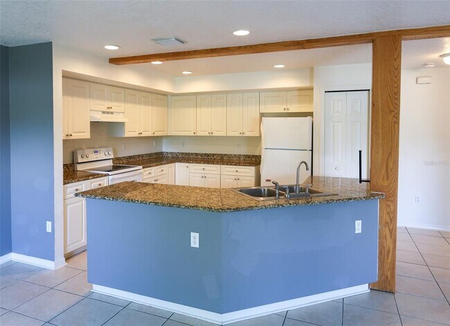 Foto del edificio - 1116 Sunset Point Rd