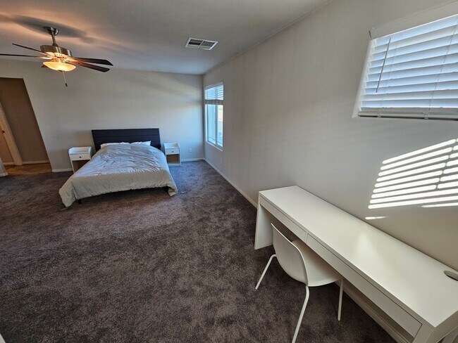 Foto del edificio - 1171 Twincrest Ave