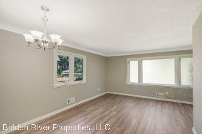 Foto del edificio - 5 br, 2 bath House - 996 fremont ave