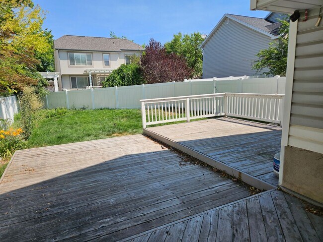 Foto del edificio - Beautiful 3 Bedroom/2.5 Bathroom in Midvale