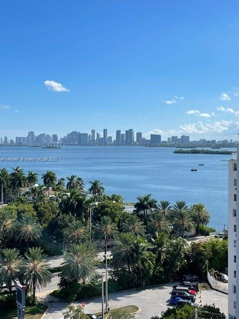 Building Photo - 7900 Harbor Island Dr