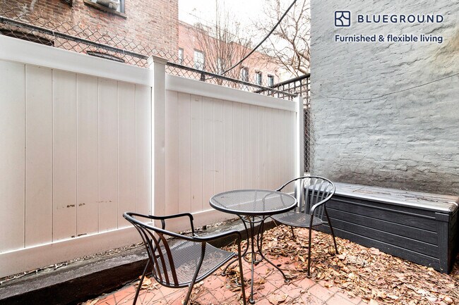 Building Photo - 52 Barrow St