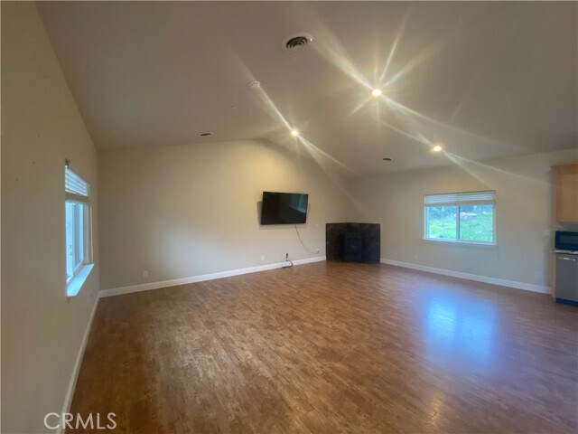 Foto del edificio - 21126 Yankee Valley Rd