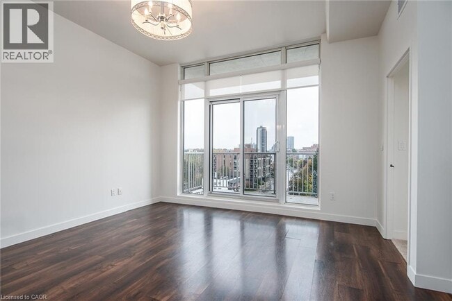 Building Photo - 191 King St S