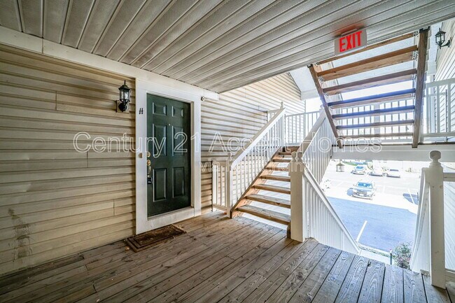 Foto del edificio - 9220 Cardinal Forest Ln