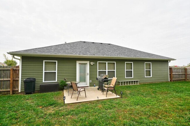 Foto del edificio - Charming Three Bedroom Home