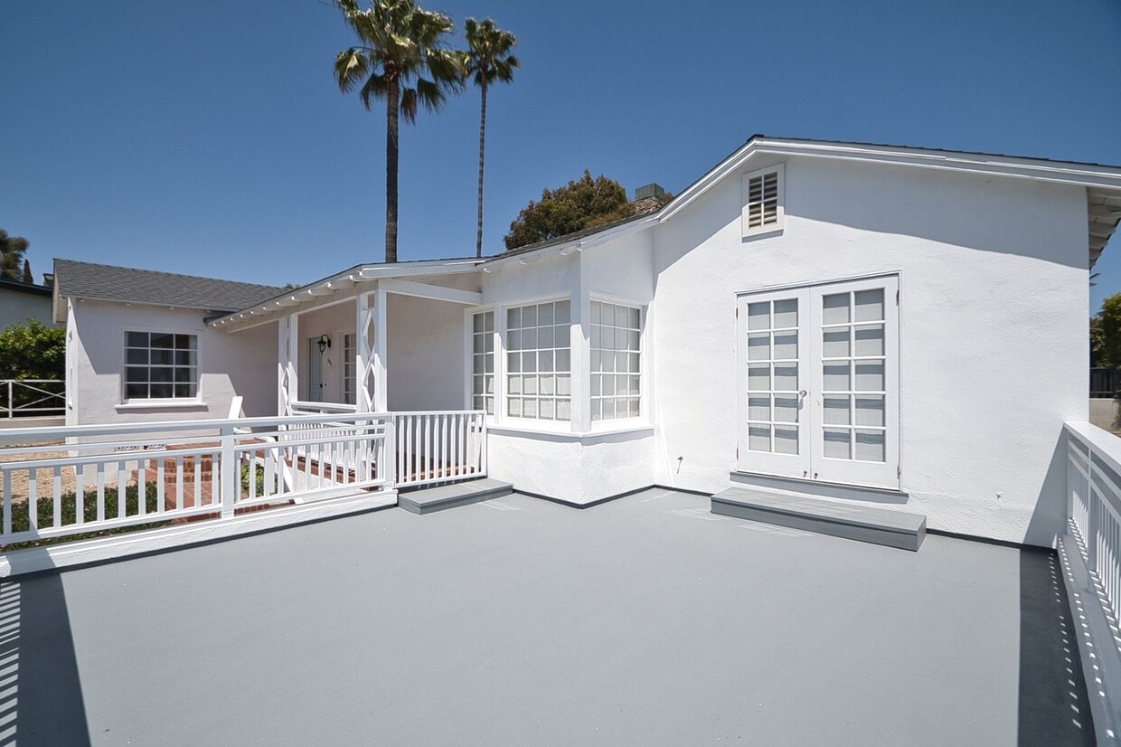 Primary Photo - 2 Bed 1 Bath Home in Manhattan Beach Hill ...