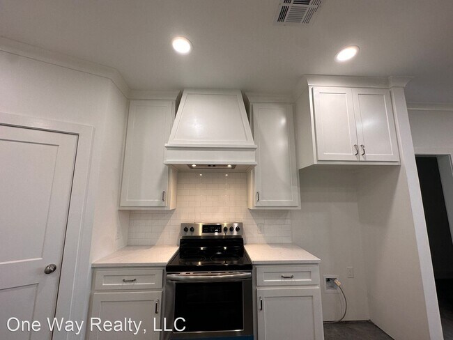 Building Photo - 3 br, 2 bath House - 4402 Pleasant Drive