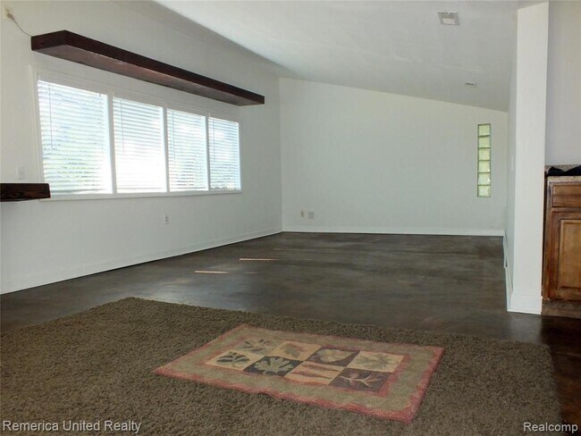 Foto del edificio - 23861 Longacre St